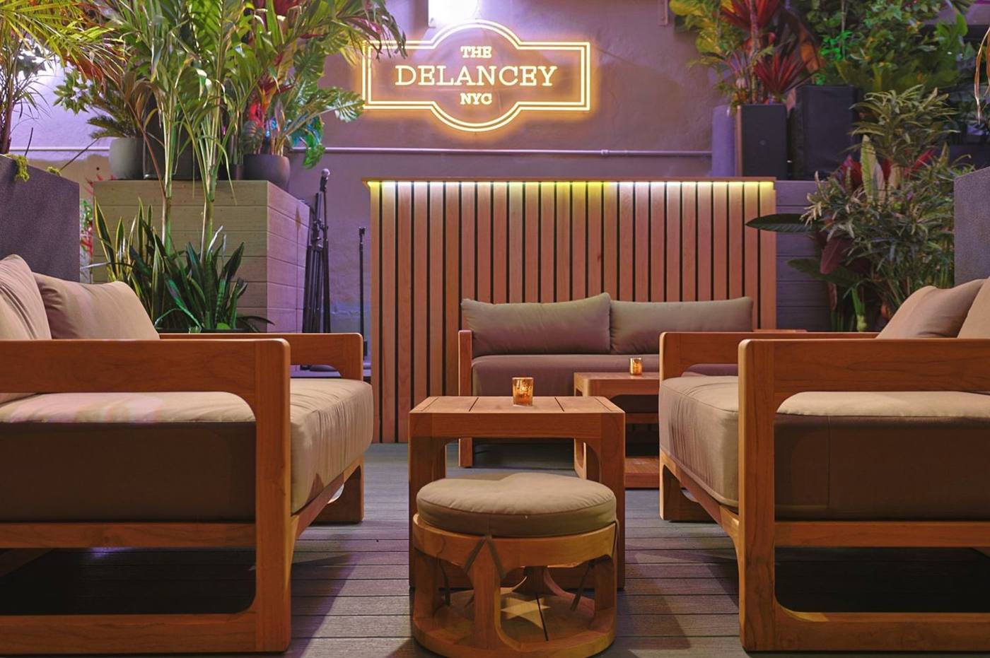 The rooftop garden lounge